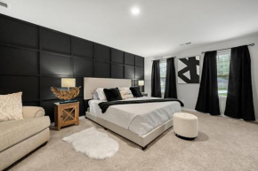 Atlanta 6 bedroom with indoor open space and pool table